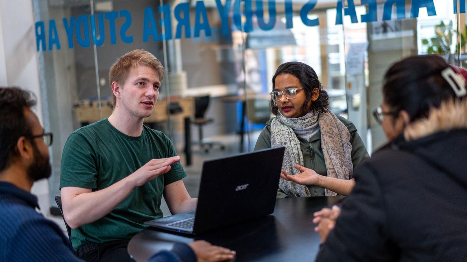 Studerende på AAU Business School. Foto: Per Bille